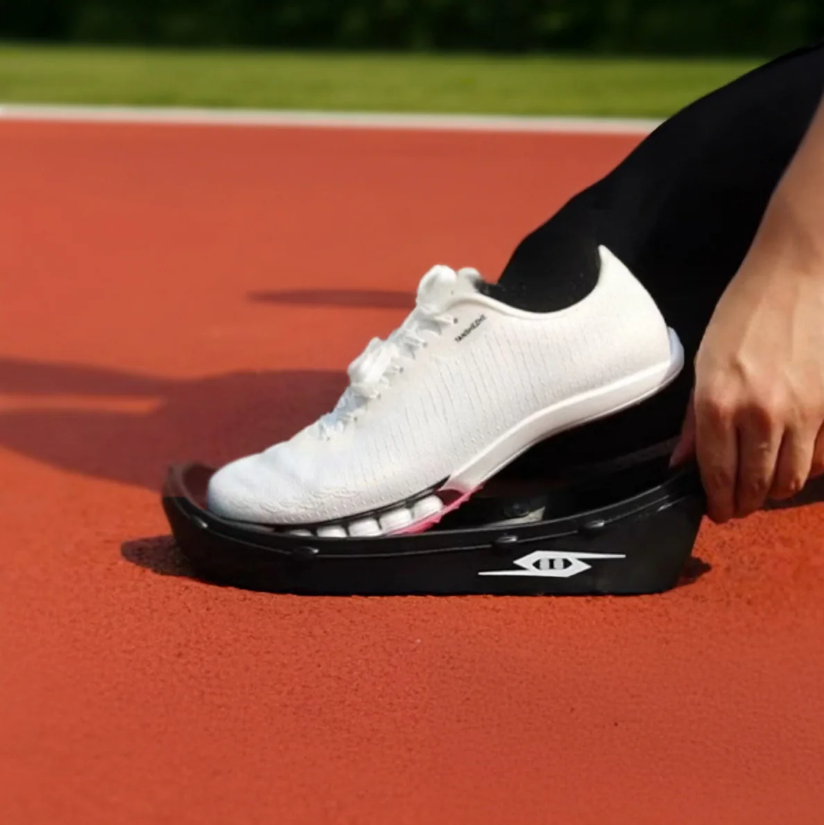 Track Guard Spikes Cover - Image 5